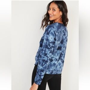 Old Navy • NWT Lightweight Blue Tie Dye Crewneck Sweatshirt